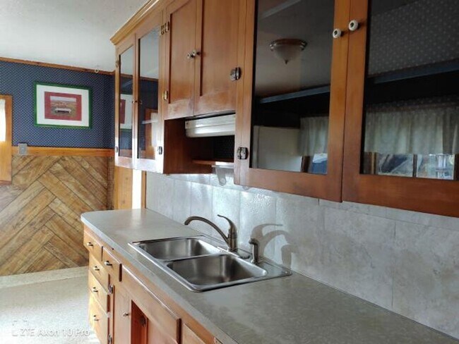 Building Photo - 2557 S Orch Dr