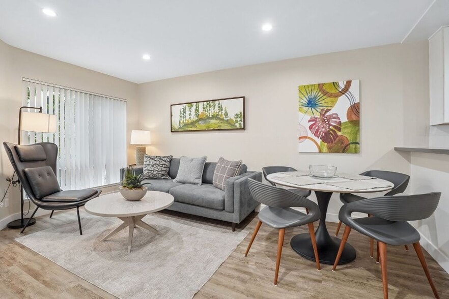 Building Photo - Woodland Trio Apartments