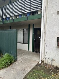Building Photo - 1735 E Washington St
