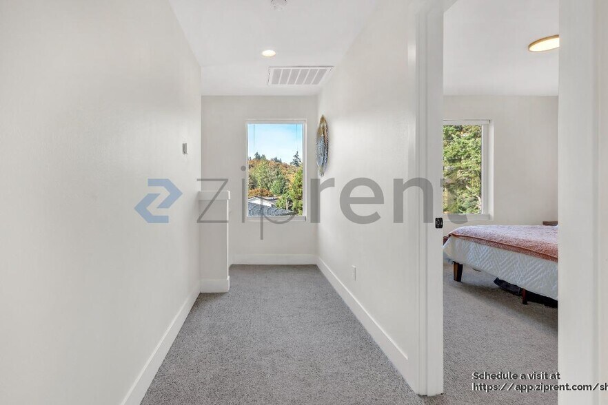 Building Photo - 15387 SE Hawthorne Mdws St