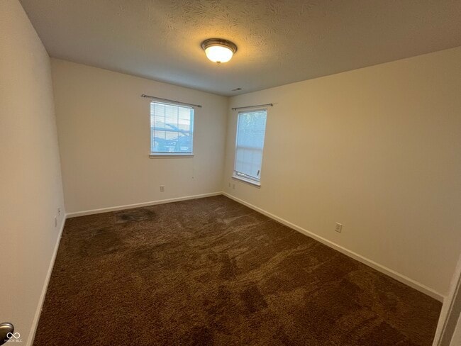 Building Photo - 857 Hildebrand Dr