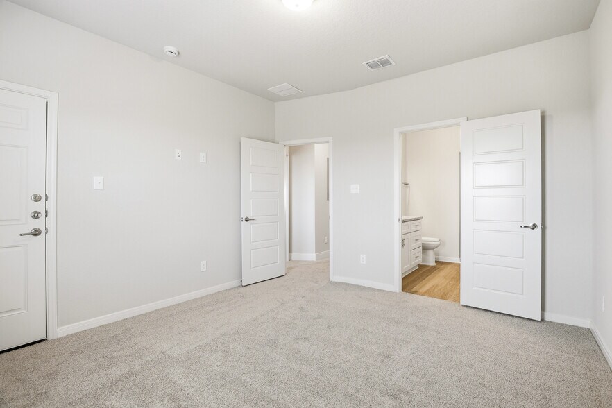 Building Photo - 10239 Briarwood Nook