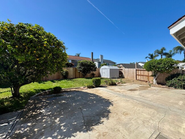 Building Photo - Beautifully Remodeled 3Bd/3Ba Home w/ Loft...