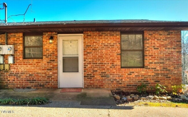 Building Photo - 241 Parker St