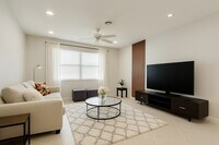 Building Photo - 23 NE 19th Ave