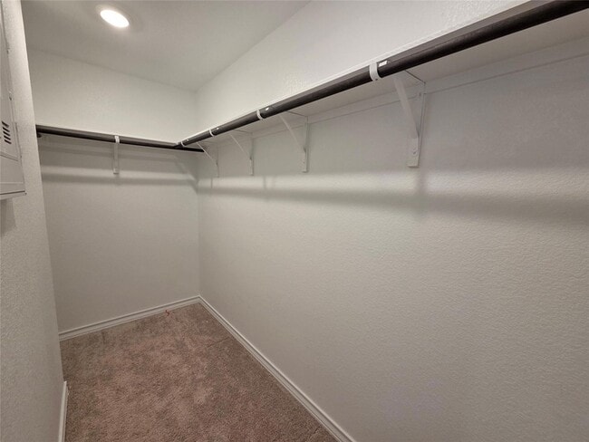 Building Photo - 2913 St Regis Dr