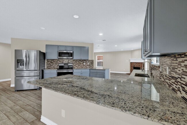 Building Photo - 6205 Winnebago Ct