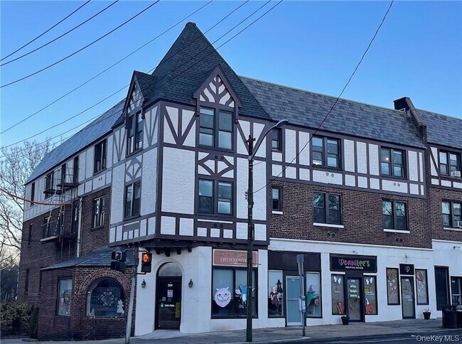 Building Photo - 651 West Street Unit 3B