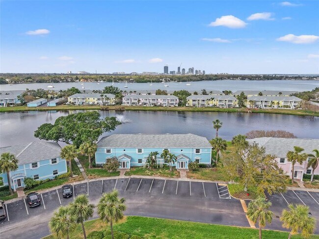 Building Photo - 209 Sea Horse Dr SE