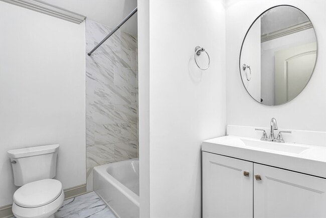 Building Photo - 2601 Washington St