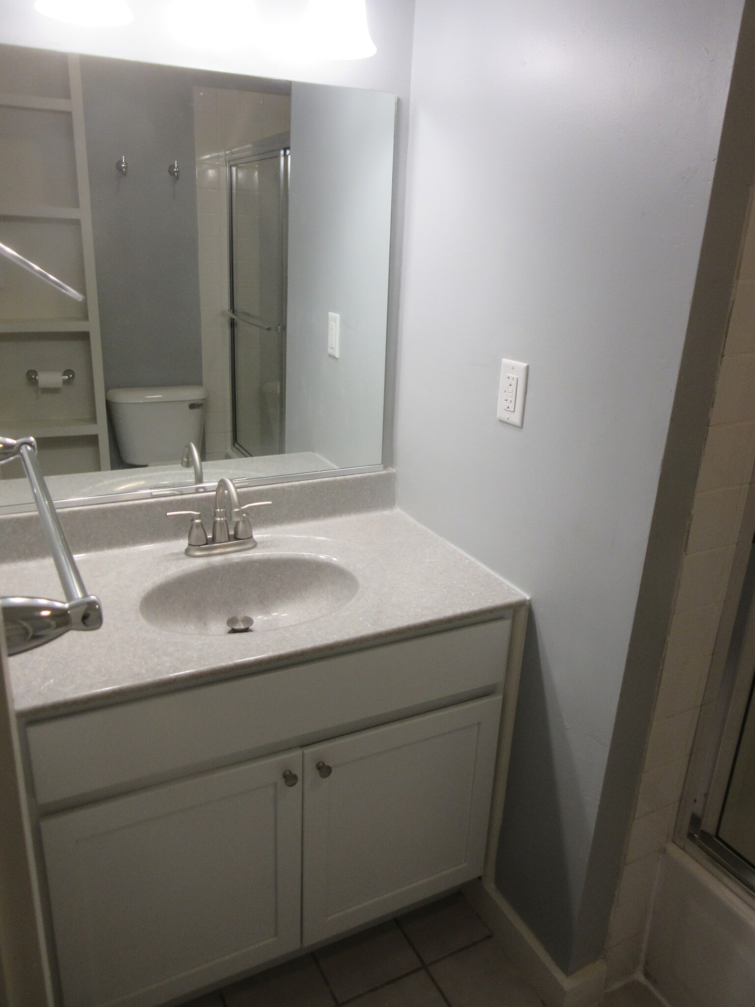 bath - 307 W Columbia Ave