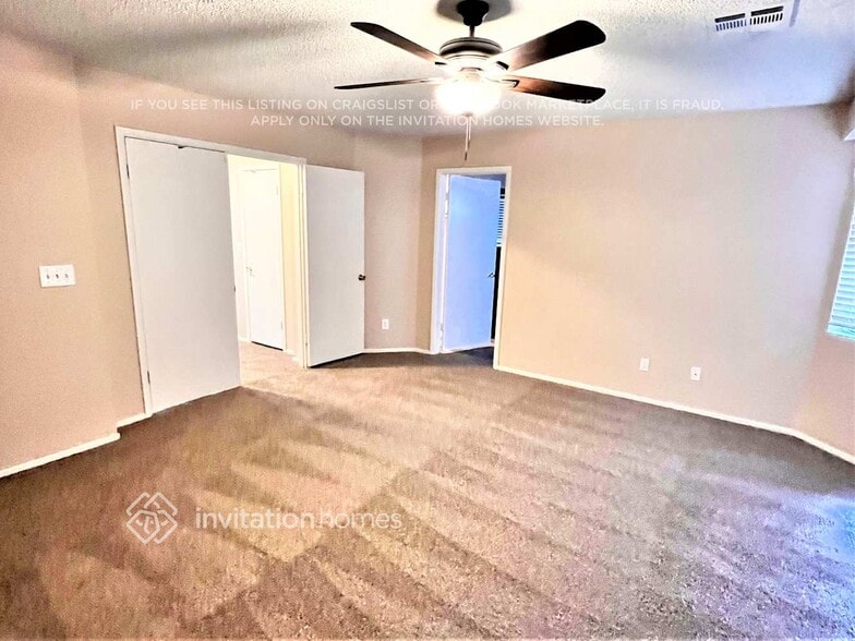 Building Photo - 251 Domani Dr