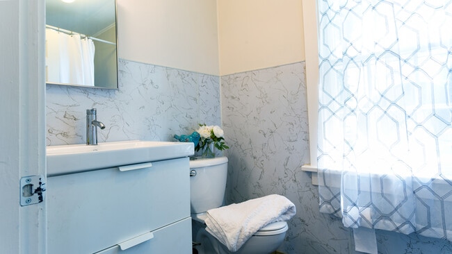 Building Photo - 10107 IL-120