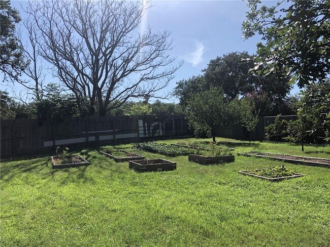 Building Photo - 7009 Auckland Dr