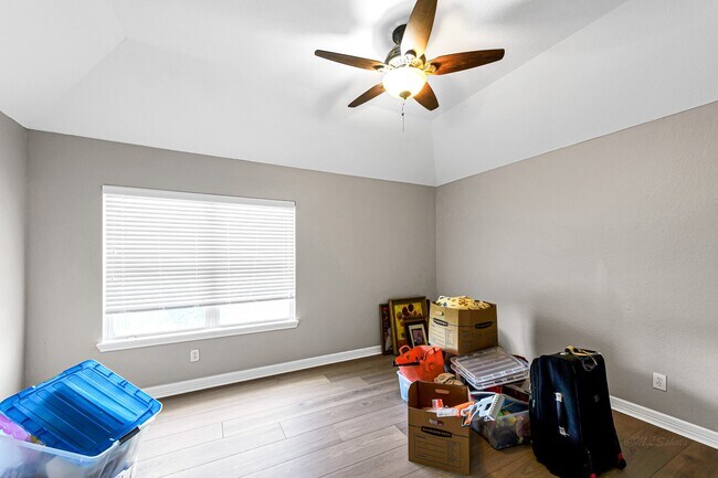 Building Photo - 27923 Barberry Banks Ln