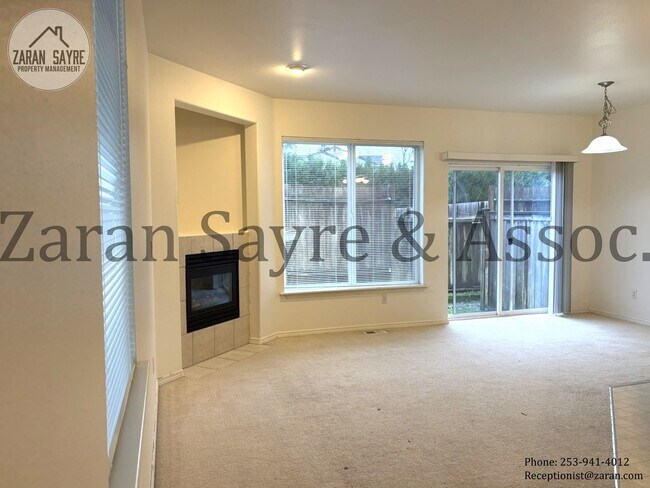 Building Photo - 178- Great 3 Bedroom Townhouse Condo in Milton!