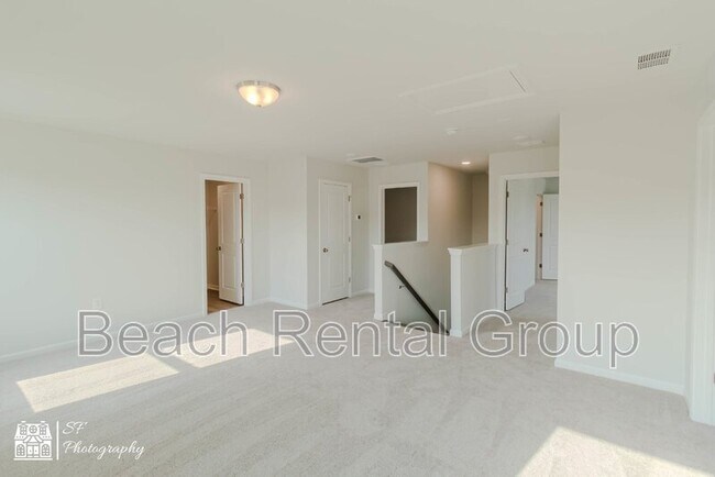 Building Photo - 1863 Villena Dr