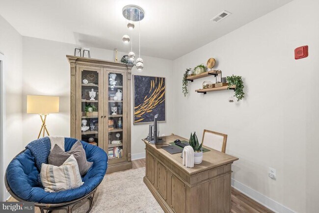 Building Photo - 102 St Ives Pl