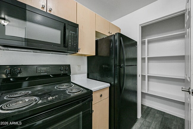 Building Photo - 3065 N 67th Ave