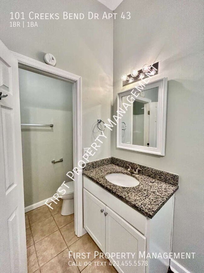 Building Photo - 101 Creeks Bend Dr