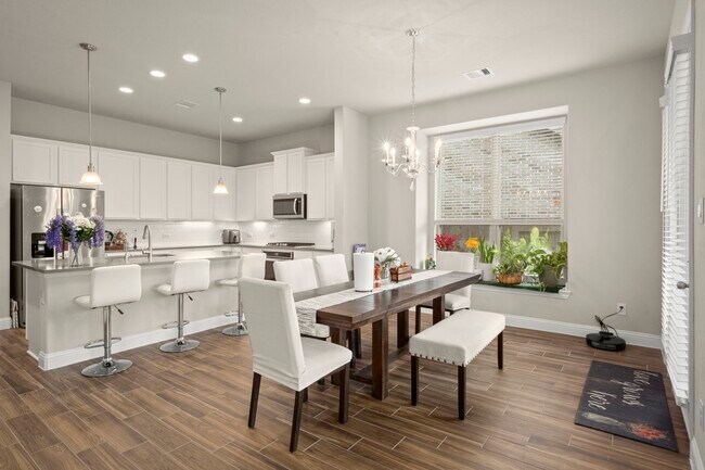 Building Photo - 10054 Black Maple Dr