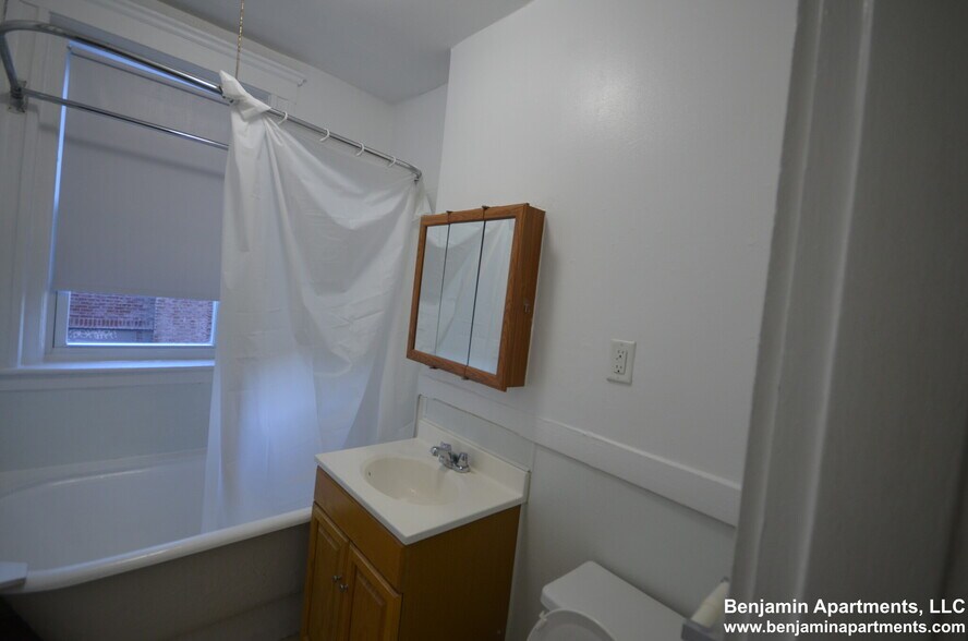 Building Photo - 11 Boylston St