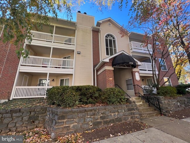 Building Photo - 1530 Lincoln Way