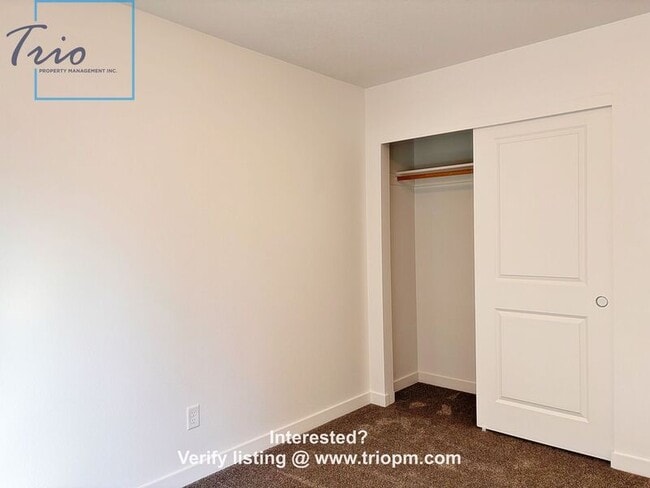 Building Photo - 2442 Brackenfern Rd