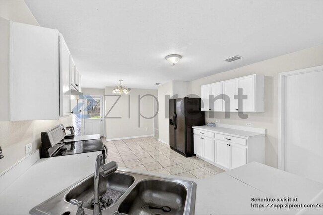 Building Photo - 6525 Meadow Way Ln