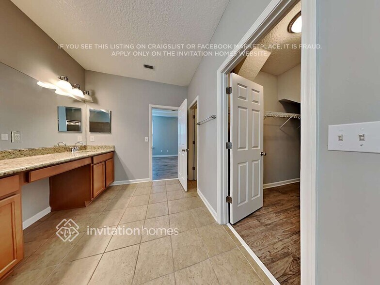 Building Photo - 170 Prairie Ridge Dr