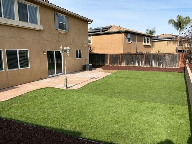 Building Photo - 28700 Lavatera Ave