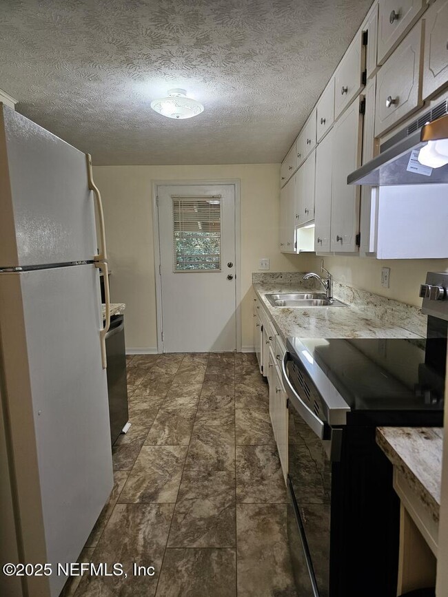 Building Photo - 2061 Harvard St