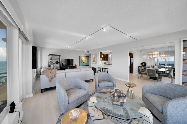 Building Photo - 2066 N Ocean Blvd