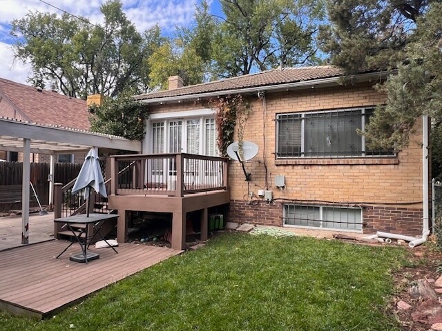 Trex decks - 4326 E 17th Avenue Pky
