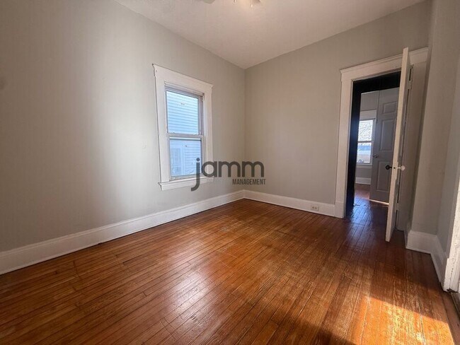 Building Photo - 4350 W 28th St