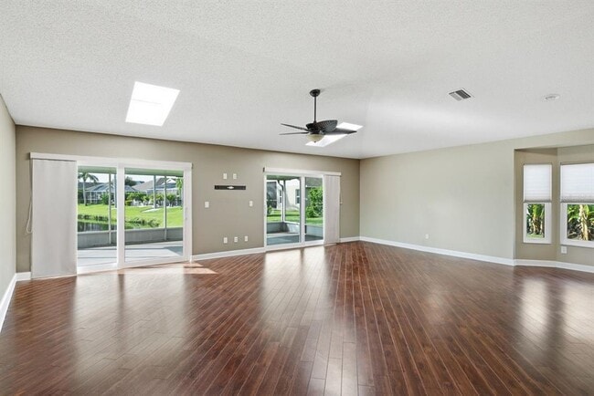 Building Photo - 349 Fountainview Cir