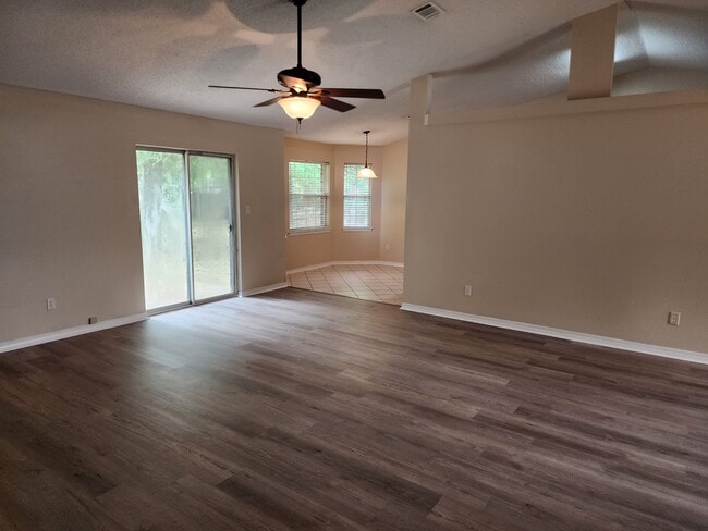 Building Photo - 5729 Bronco Pl