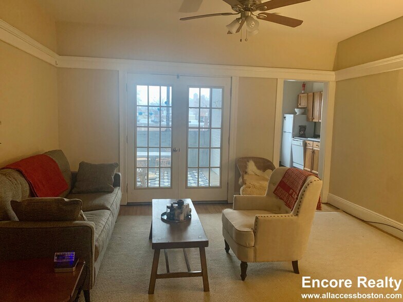 Building Photo - 33 Highgate St