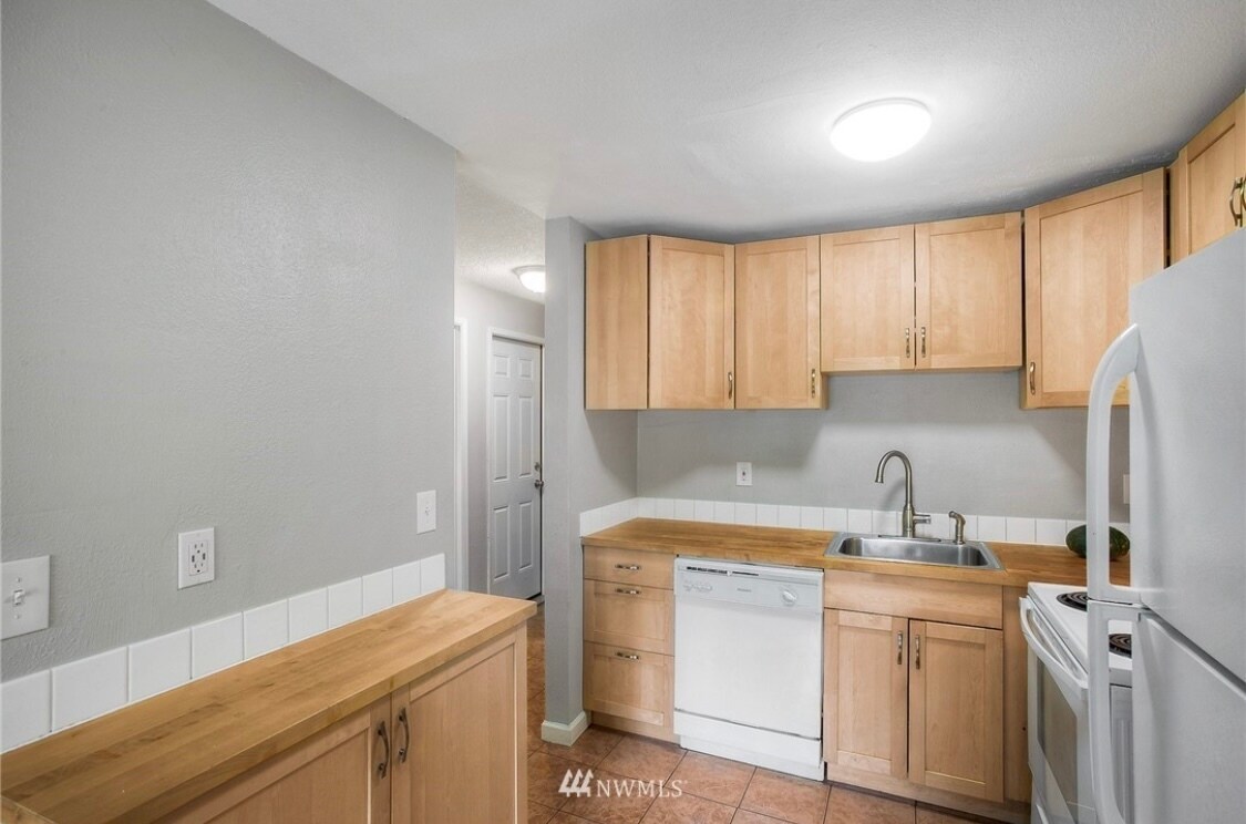 Building Photo - 10435 13th Avenue Ct S