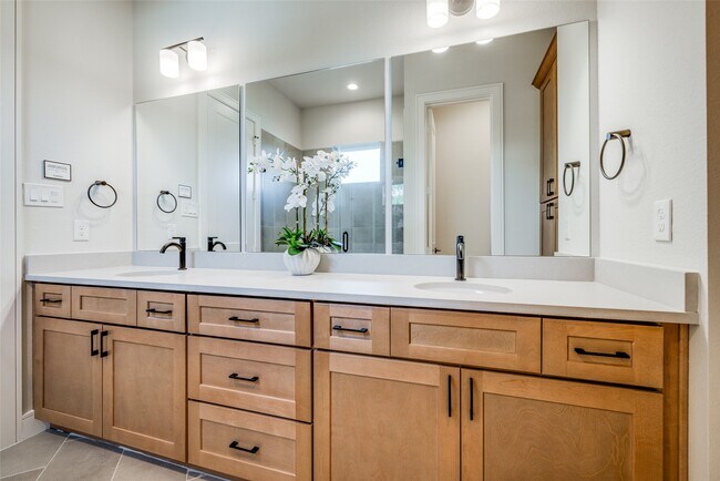 Building Photo - 6506 Old Olive Tree Dr