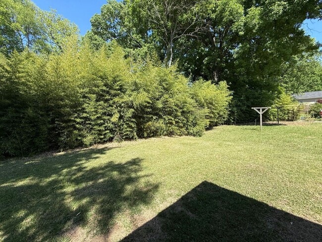 Building Photo - 3 Bedroom 1 Bath Home With Large Front Porch