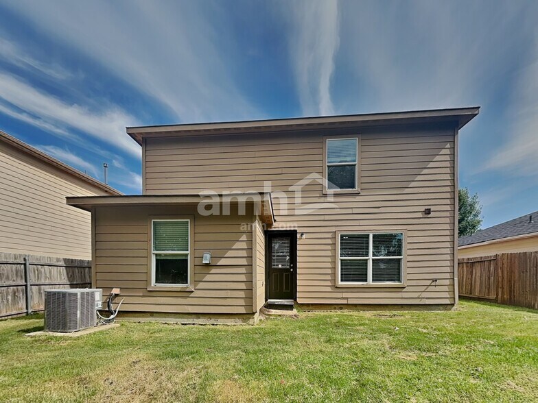 Building Photo - 317 Misty Mountain Dr