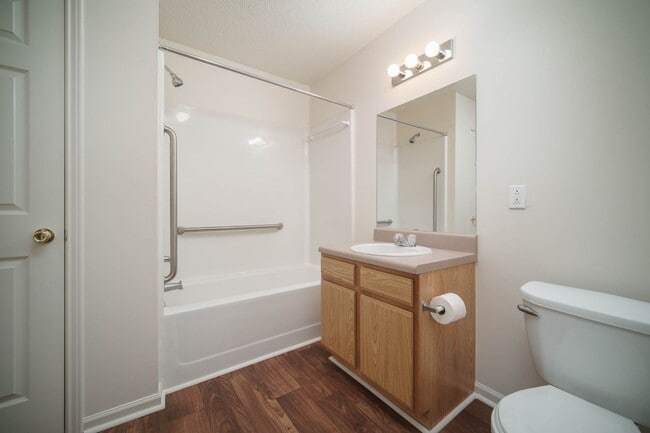 Building Photo - 3 minutes from University of Montevallo********** Villa Style Home*********Affordable Rent