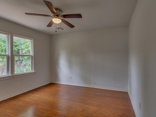 Building Photo - Home for rent in heart of OKC