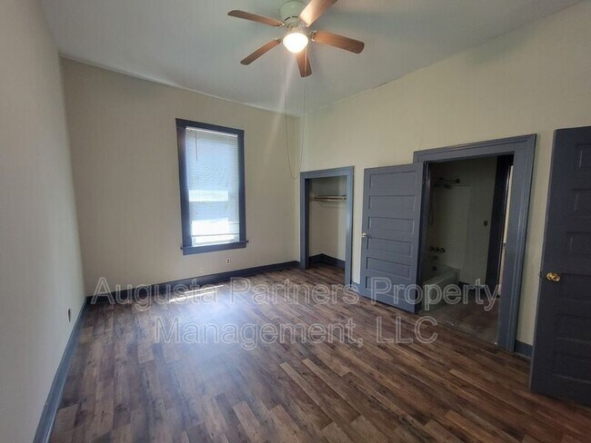 Building Photo - 508 3rd St