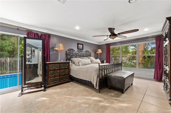 Building Photo - 508 SE Balboa Ave