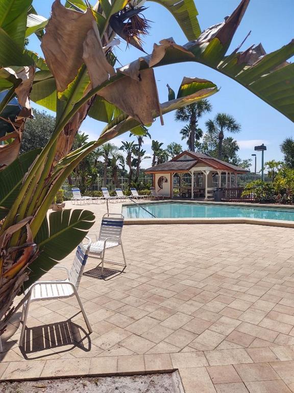 Building Photo - 3874 Lake Shore Dr