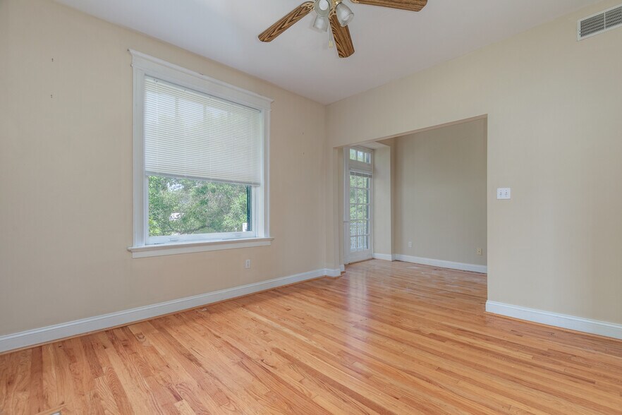 Building Photo - 6010 Washington Blvd