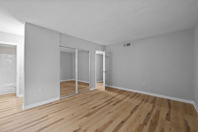 Building Photo - 500 Umstead Dr