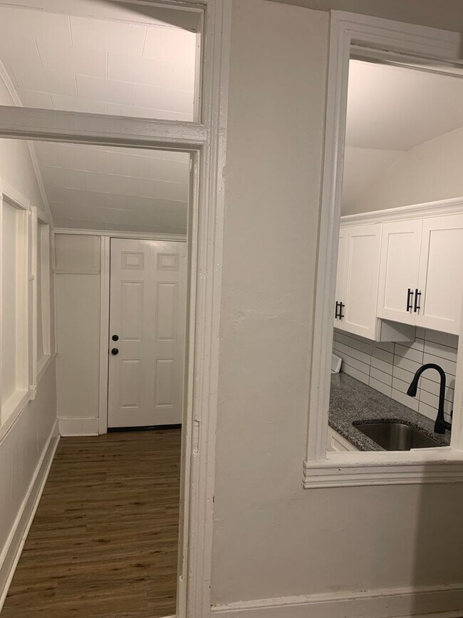 Building Photo - Future Rental-Cozy 1 Bedroom House with bo...